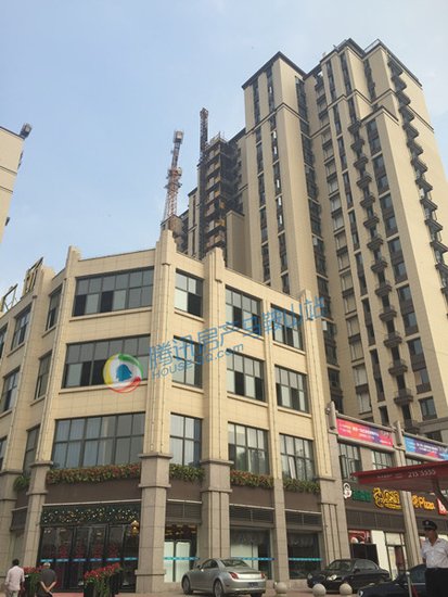 伟星时代广场8月工程:大润发已封顶 公寓建至