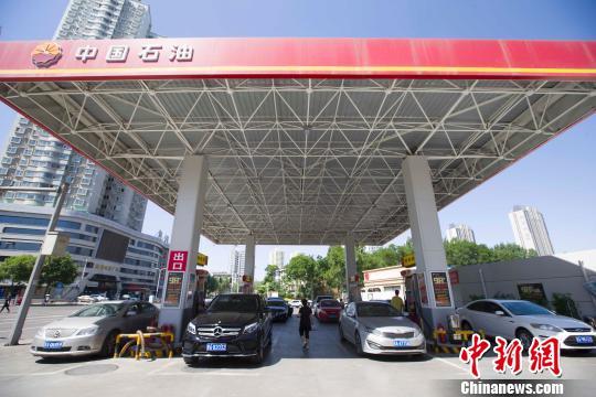 国内成品油价格战:多地加油站油价降幅远超国标