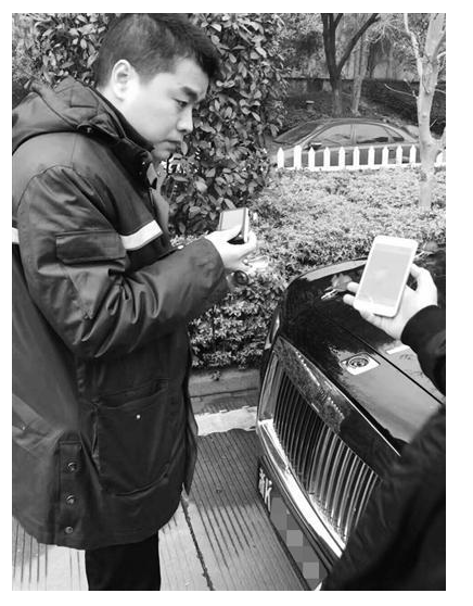 ��˹��˹С���˳��걻С��ײ������ʧ20��