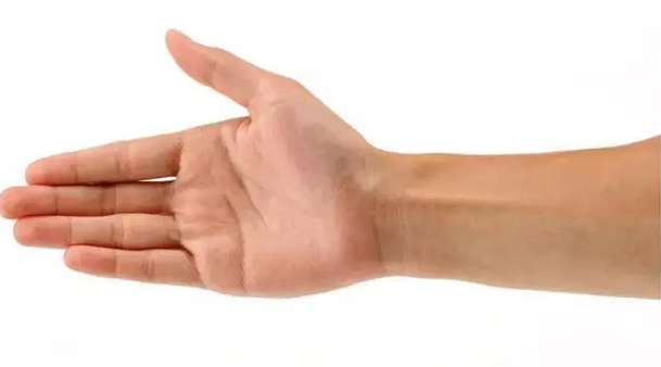 挣钱少,花得快?手型告诉你是“富贵命”还是“漏财命”!