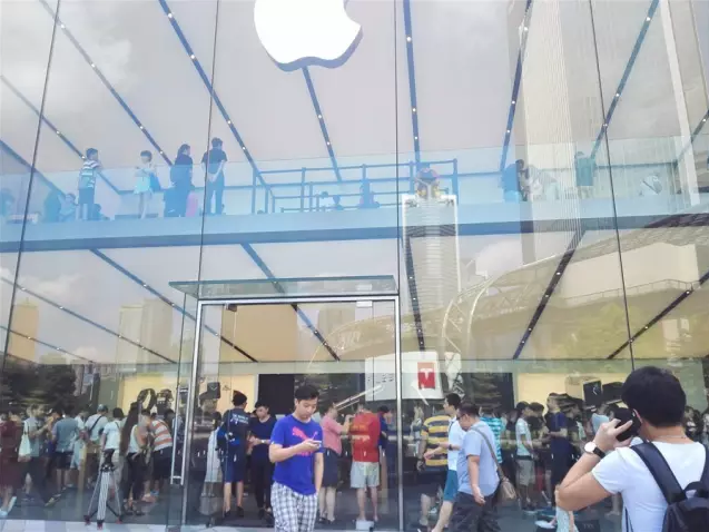 iPhone 7被炒到2万,但黄牛赚的是小钱,有人不排队赚更多!