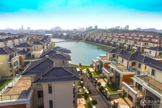 德和沁园墅区叠拼洋房 均价6500元每平米_频