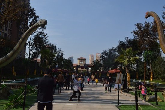 华强城·公园1号穿越侏罗纪恐龙展即将结束