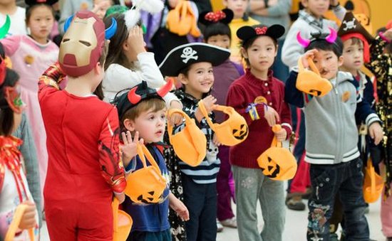 万圣节狂欢预警 精美南瓜糖果礼盒免费送!