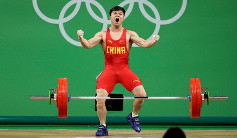 奥运会男子举重56公斤级 龙清泉破世界纪录夺