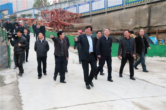 河南省重点建设项目文华·南阳天地项目建设稳