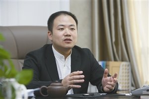 震宇集团董事长_董事长办公室图片(2)