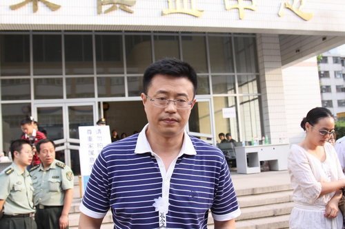 白燕升图片