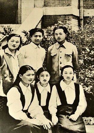 组图：极为罕见老照片 金正日和4位漂亮妻子