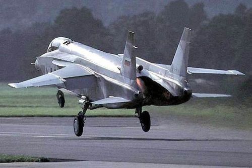 我国购买垂直起降战机只有雅克-141可供选择_