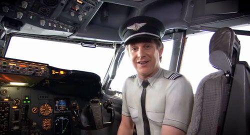 新西兰航空机长空姐全裸拍广告 网上大热（组图）
