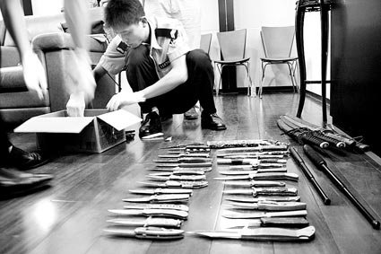 夫妻不服判决殴打代理人 扬言炸掉法院(图)_北