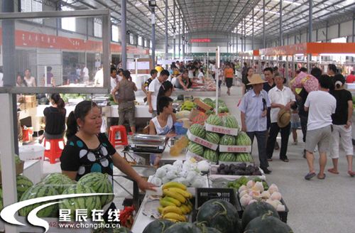 长沙最大生鲜农贸市场开业 12万居民买菜有保