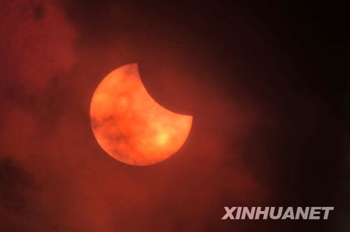 组图：我国境内出现日食景观