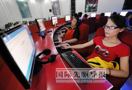 美国在中国军事论坛获得我军新型潜艇情报(图)