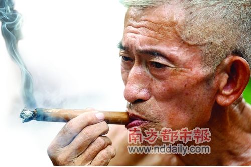 76岁爷爷逼19岁孙女卖淫?