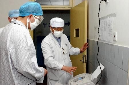 2003年：众志成城 抗击非典