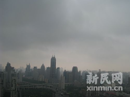 上海将暴雨橙色预警更新为暴雨红色预警信号_