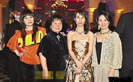 组图:澳门赌王何鸿燊四房妻子和十七个子女_港