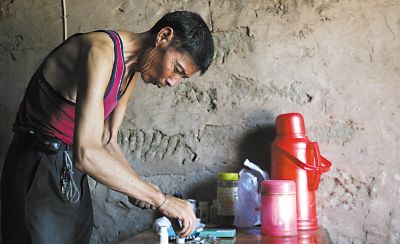 民工染矽肺病索赔5年未果 死亡后火化费难酬