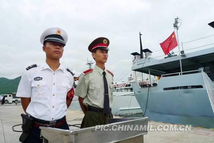 我军校学员到三亚基地当兵过海军瘾(组图)_军