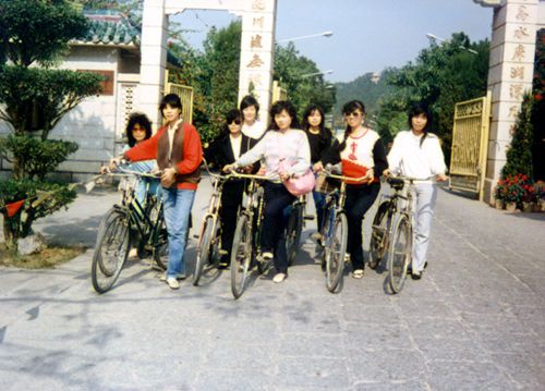 <em>深圳</em>蛇口:中国第一代<em>打工妹</em>的流年(组图)_国内