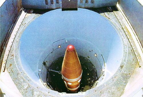 杨洁篪:中国恪守不首先使用核武器政策不变