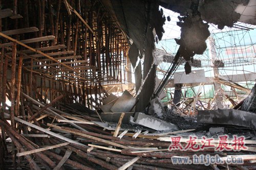 组图:黑龙江兰西县一在建客运站发生坍塌_各地