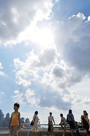 香港今年8月46年来最多酷热天气日数(图)_港澳