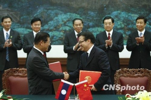 胡锦涛:中国老挝建设全面战略合作伙伴关系_国
