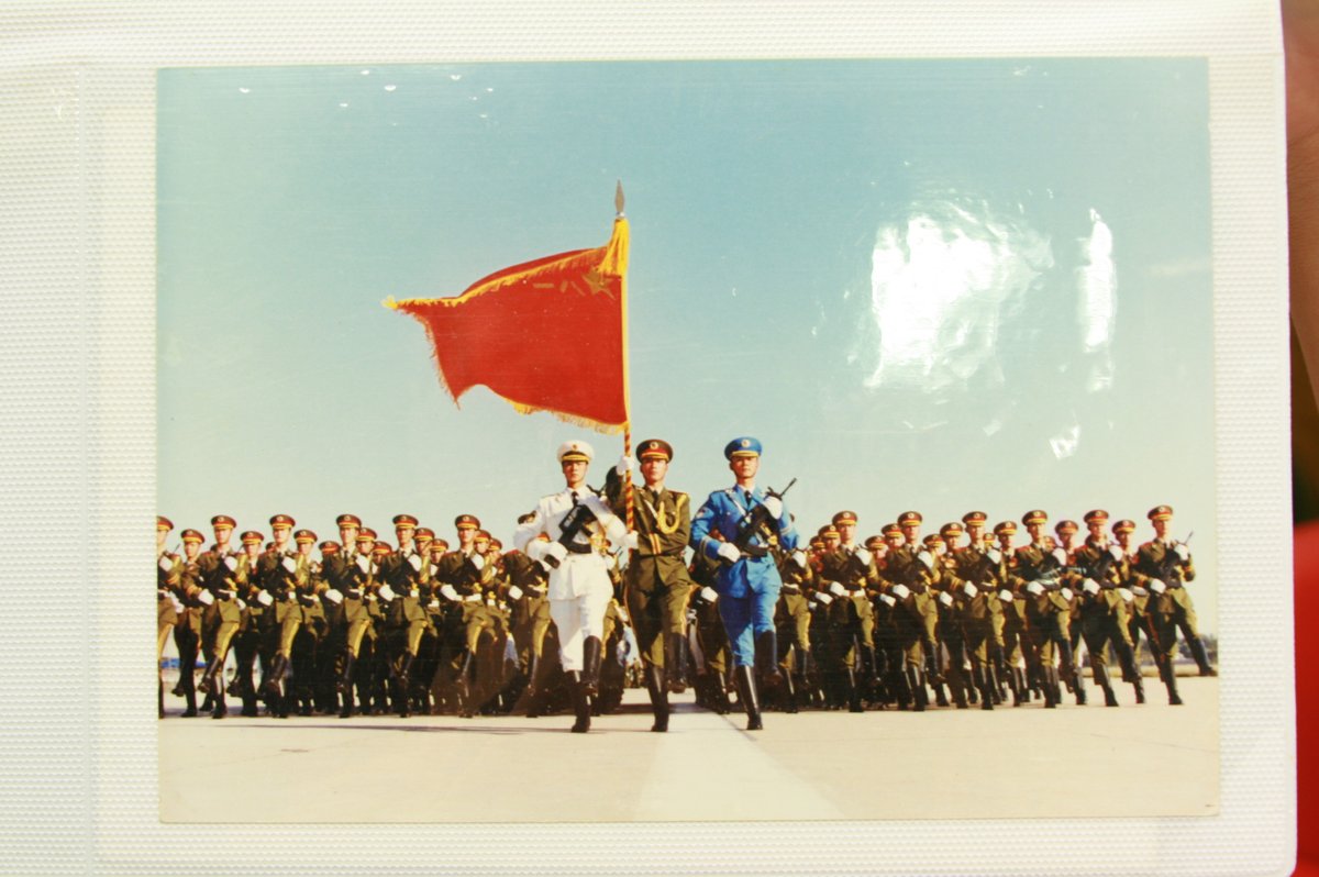 组图:99阅兵武警方队指导员江波访谈_访谈