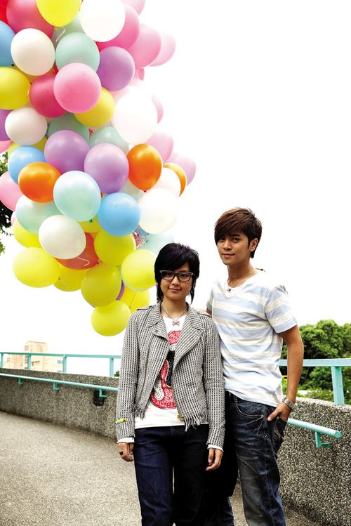 罗志祥助阵周笔畅《这句话》_滚动新闻