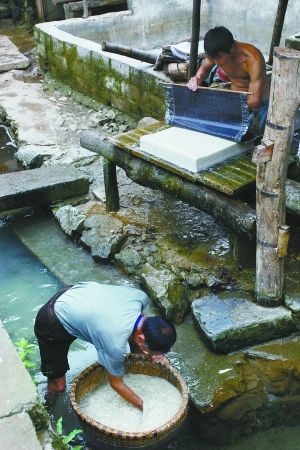 龙井乡人口_纳雍县曙光路乡龙井村