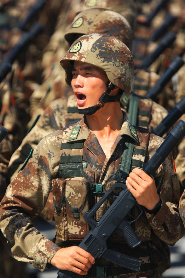 组图:受阅官兵训练精雕细刻以最严整军姿受阅
