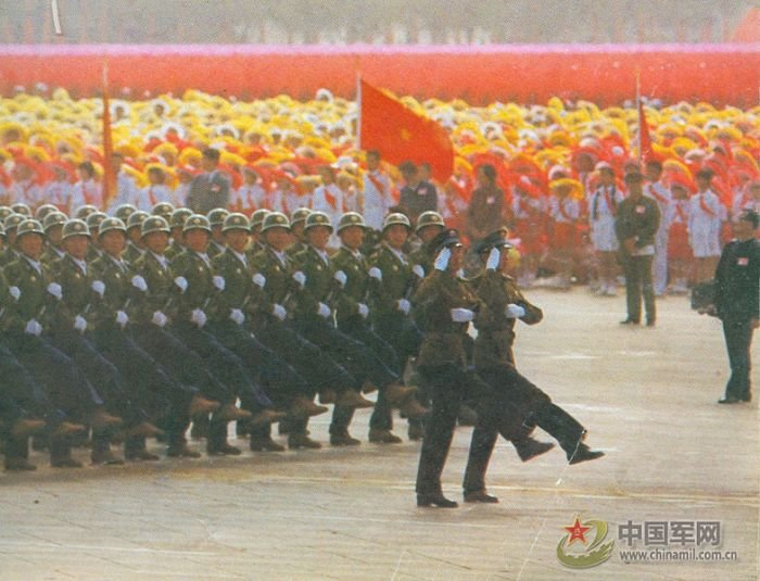 高清组图:1984年国庆35周年大阅兵_军事图片