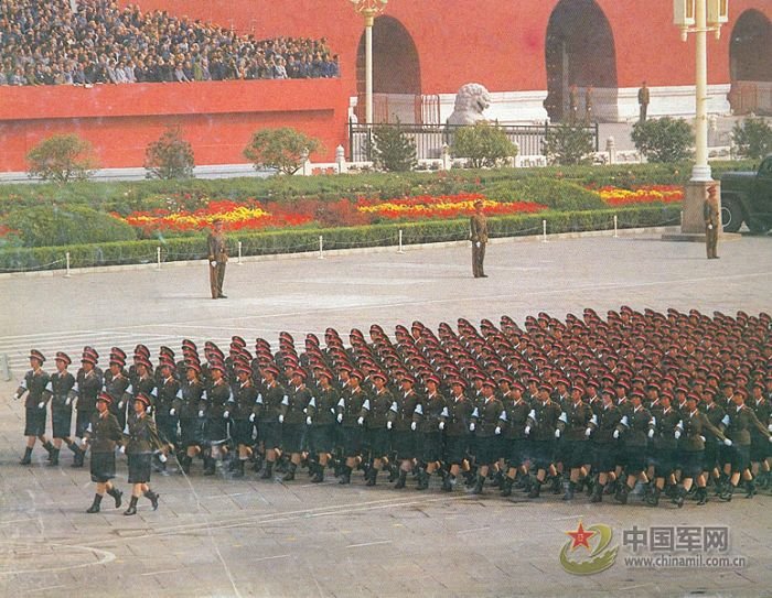 高清组图:1984年国庆35周年大阅兵_军事图片