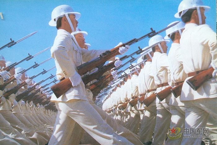 高清组图:1984年国庆35周年大阅兵_军事图片