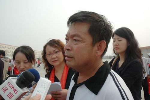 陕西安塞腰鼓队:打出中国人的风采(组图)_国内