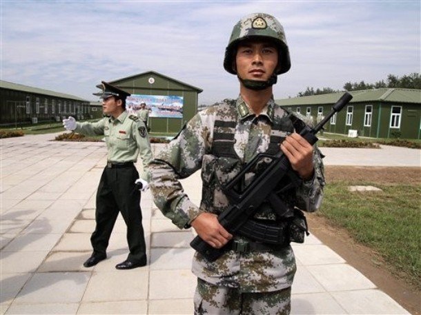2009年国庆大阅兵训练中的陆军学员方队官兵