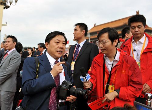 新华社副社长鲁玮看望新华网前方报道人员