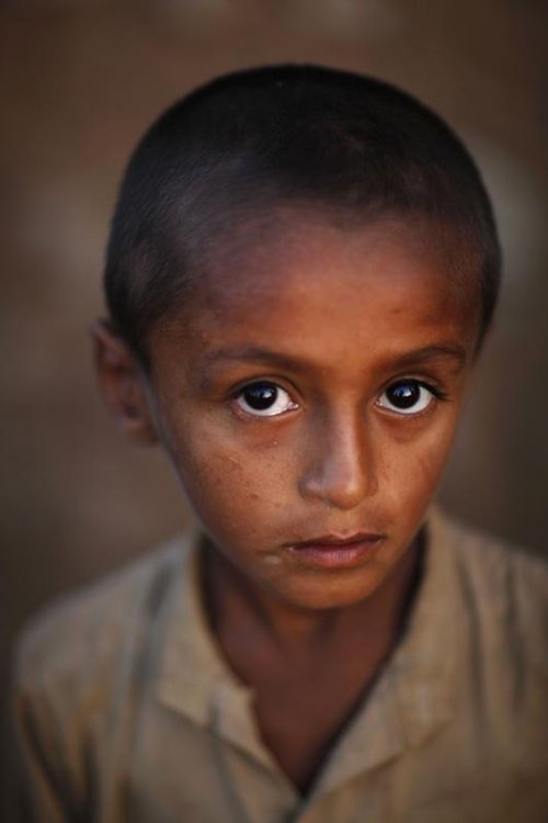 高清图:阿富汗<em>贫民窟</em>儿童特写<em>照片</em>_国际<em>图片</em>_