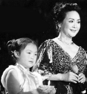 1983年,央视春晚为《乡恋》解禁