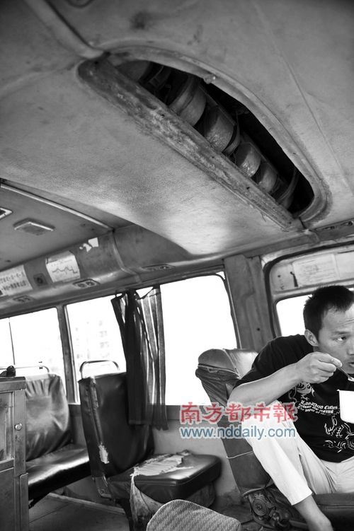 深圳982路公交全是报废车