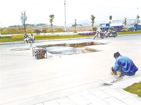 长沙首曝违规建筑企业黑名单遏制建筑腐败_各