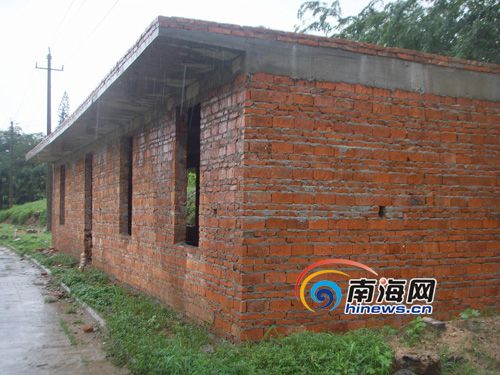 海口美舍河畔有违建 城管将同街道办强拆_海南