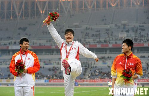 组图:刘翔以13秒34夺全运会男子110米栏冠军