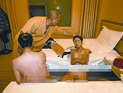 郑州警方称卖淫女裸照系记者擅自发布(组图)