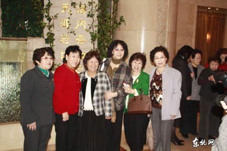 日本遗孤首次组团来中国看望养父母(组图)_国内图片_新闻_腾讯网