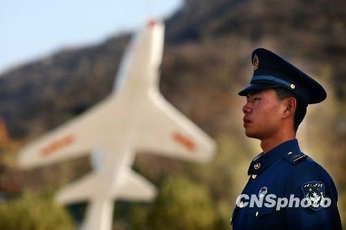 中国空军迎来成立60周年纪念日 庆祝大会今举行