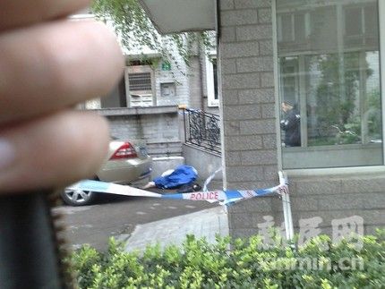 上海杨浦区一男子杀妻后跳楼 疑因感情纠葛